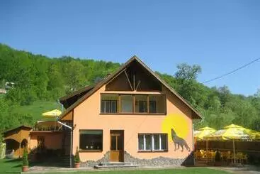 Hotelli Pensiunea Colt Alb