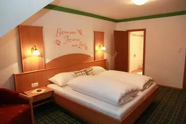 ペンション Gasthof Karlwirt