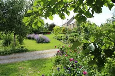 Bed and Breakfast Au Jardin Des Violettes