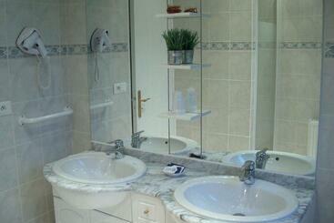 مبيت وإفطار La Ferme De La Place