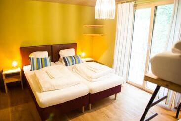 ペンション Nangijala Guest House