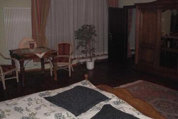 Schlosshotel Bredenfelde