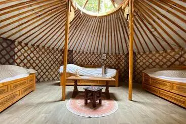 ベッドアンドブレックファースト Les Yourtes Du Béarn   Domaine Des Deux Clos