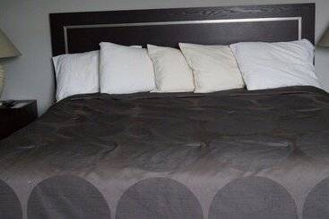 Hostel Riverside Inn