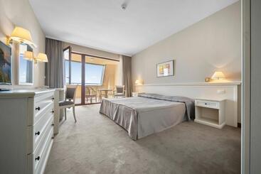 هتل Hvd Riviera Beach