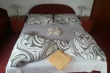 Retkeilymaja Polgármester étterem és Panzió