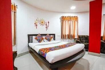 בית מלון כפרי Fabexpress Sai Lodging   Nashik Railway Station