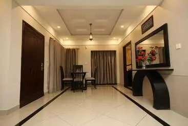 هتل Safari Club 4