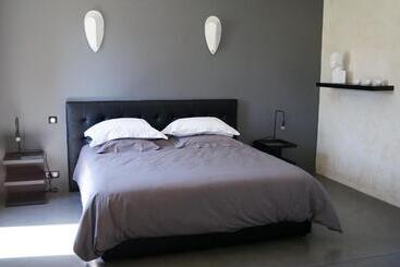 مبيت وإفطار Le Mas De Colongene