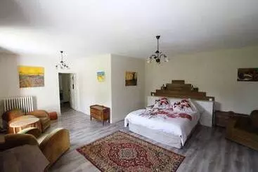 Majatalo Domaine Du Moulin Neuf