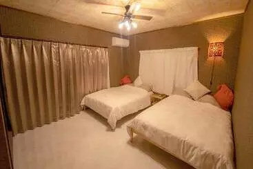 Pensió Vacation House Familia