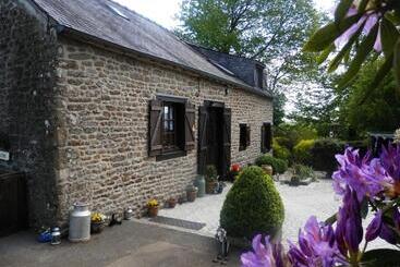 مبيت وإفطار La Petite Cretouffiere   Naturiste Accommodation   Adult Only