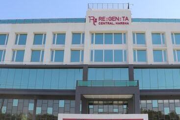 Szálloda Regenta Central Harsha Vapi