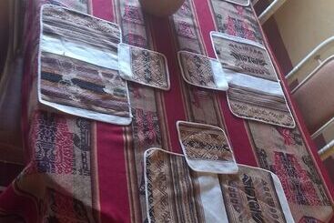 ペンション Luquina Homestay