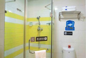 호텔 7 Days Inn Guangyuan Qintai Plaza Branch