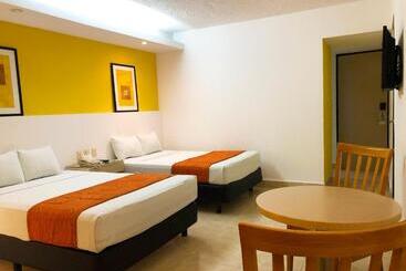 هتل Los Cocos Chetumal