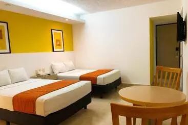 Отель Los Cocos Chetumal