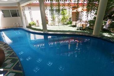 בית מלון כפרי Maya Del Mar On Fifth Avenue