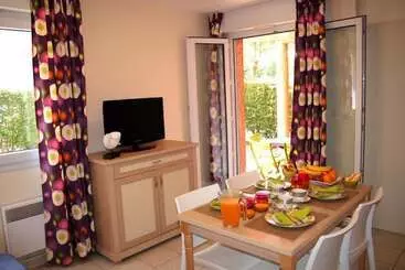 בית מלון כפרי Lagrange Vacances Les Pierres De Jade