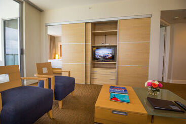 בית מלון כפרי Marenas Beach Resort