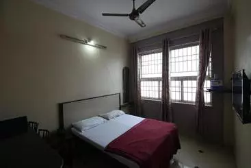 هتل Royal Regency Lodge