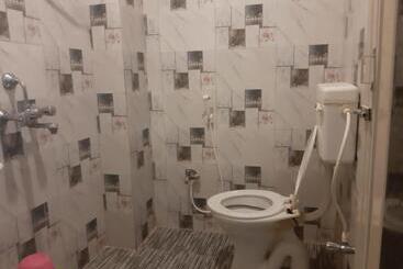 Hotel Goroomgo Shree Bhumi Puri