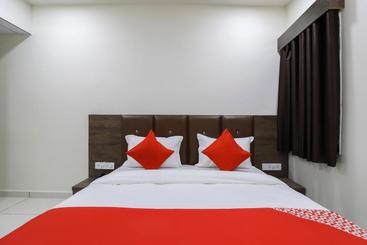 בית מלון כפרי Season