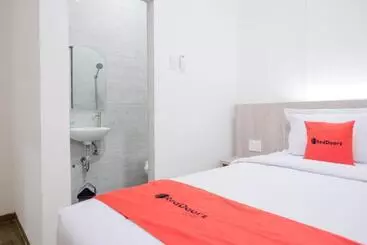 Hotelli Reddoorz Plus @ Jalan Juanda Medan