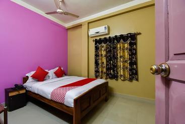 Hotel Oyo 44160  Sahana