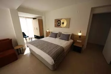 Hotel Spi̇los Gümüldür
