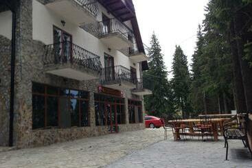 بنسيون Cabana Haiducilor