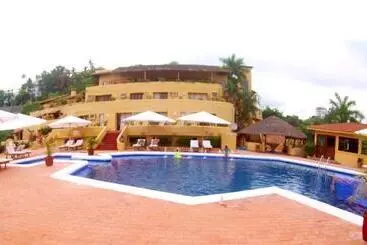 ホテル Plaza Tucanes Manzanillo