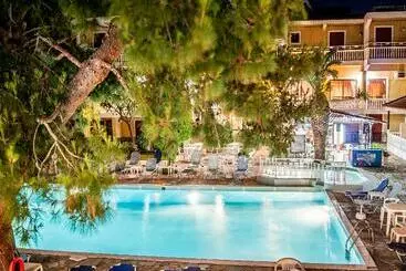 ホテル Iliessa Beach