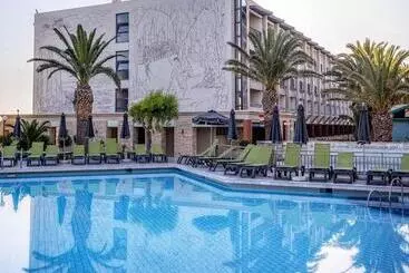 בית מלון כפרי Sol by Meliá Marina Beach