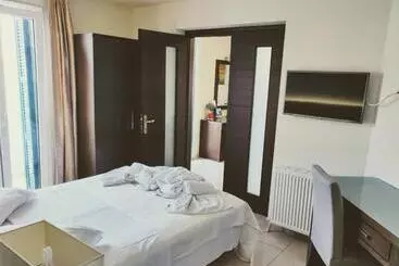 هتل The Manessi City Boutique