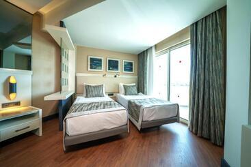 هتل Long Beach Alanya   Ultra All Inclusive