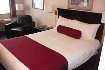 Coast Abbotsford Hotel & Suites