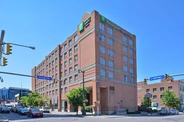 ホテル Holiday Inn Express & Suites Buffalo Downtown, An Ihg