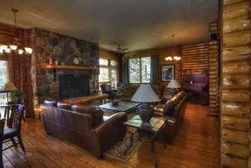 فندق Overlander Mountain Lodge