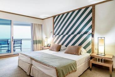 Sesimbra Oceanfront Hotel Preferred Hotels And Resorts