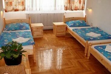 בית מלון כפרי Rila Budapest