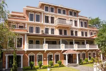 هتل Park Village Resort By Kgh Group