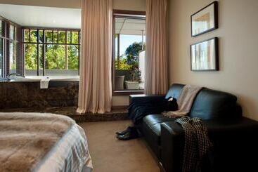 Mineral Springs Hotel Hepburn