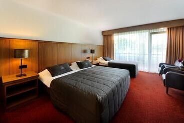 בית מלון כפרי Van Der Valk  Volendam