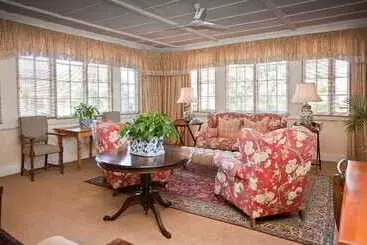 Queens Hotel By Bon Hotels