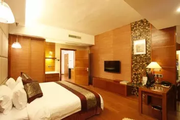 Отель Yuanhua International Grand