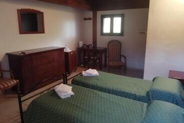 هتل Holiday Residence