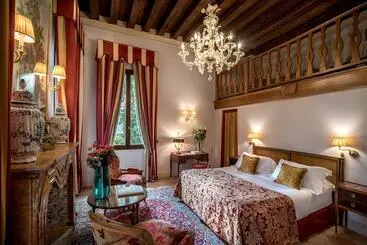 Villa Franceschi Hotel & Resort