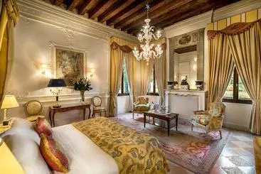 Villa Franceschi Hotel & Resort