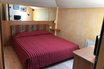 בית מלון כפרי Ziò Imola